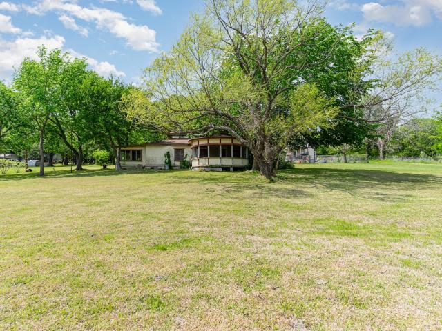 House for sale in Quinlan