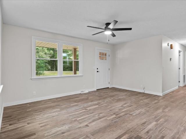 House for sale in Waverly