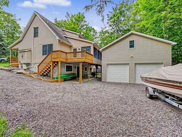 House for sale in Lake Ariel, Pennsylvania