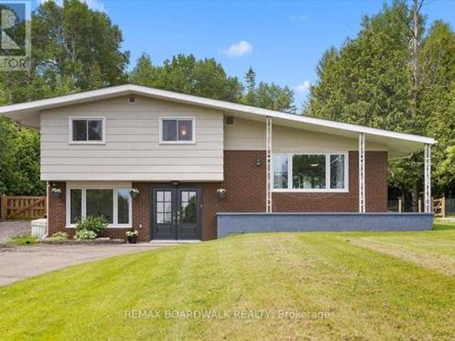 House for sale in Renfrew, Ontario