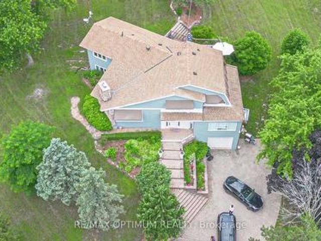 House for sale in Ontario