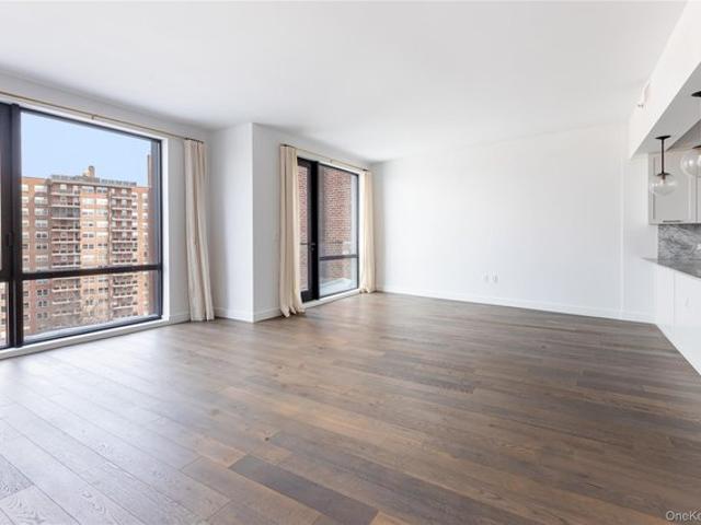 Townhouse for sale in Queens, Arverne