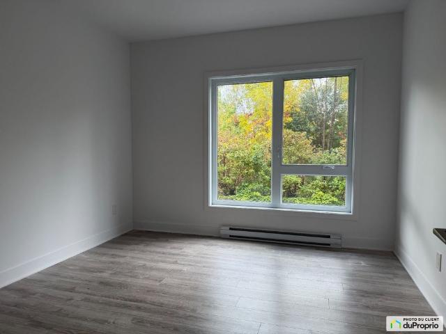 Apartment for rent in La Prairie, Montérégie