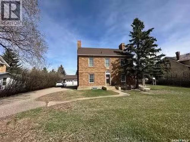 House for sale in Gravelbourg, Saskatchewan