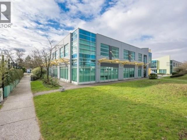 Commercial for rent in Brentwood, Burnaby