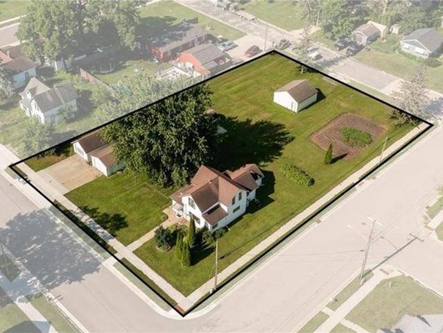 House for sale in Dodge Center, Minnesota