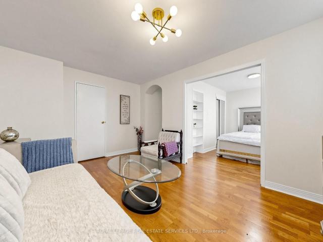 Apartment for rent in Woburn, Ontario