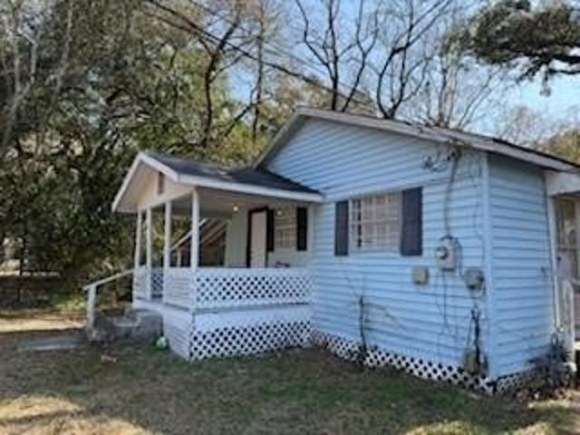 House for sale in Chickasaw, Alabama