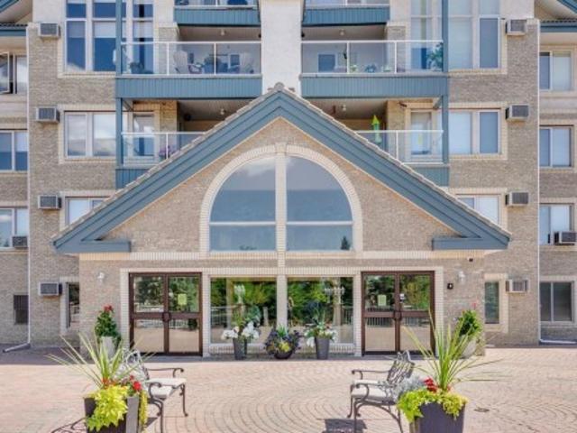 Condo for sale in Signal Hill, Calgary