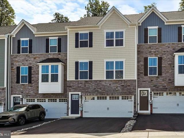Townhouse for sale in Downingtown, Chester County