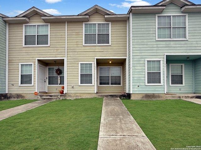 Townhouse for sale in Leesville, Texas