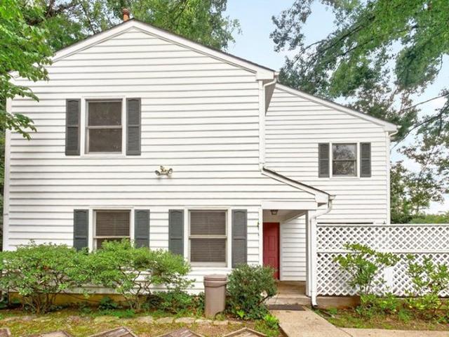 Townhouse for sale in Virginia