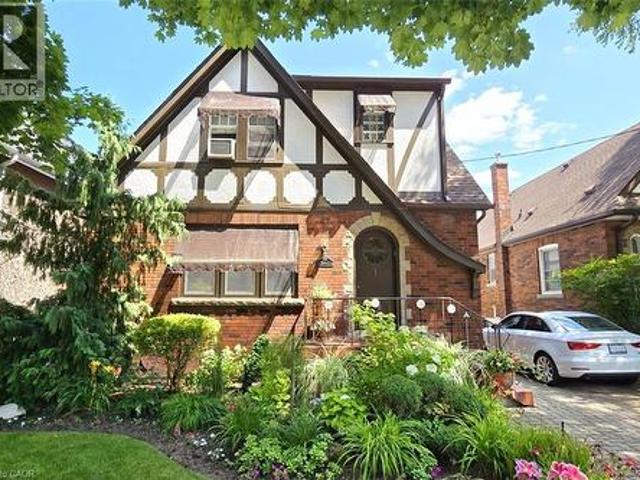 House for sale in Ancaster, Ontario