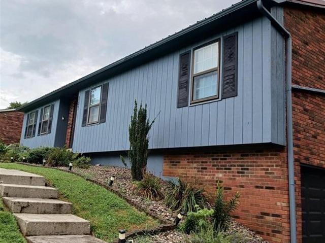 House for sale in Cecilia, Kentucky