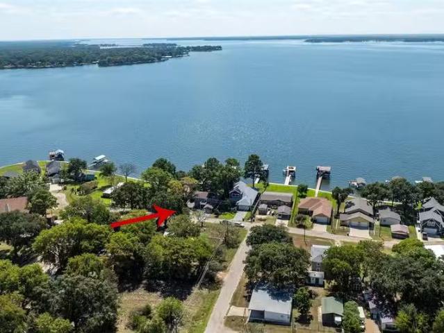House for sale in Mabank