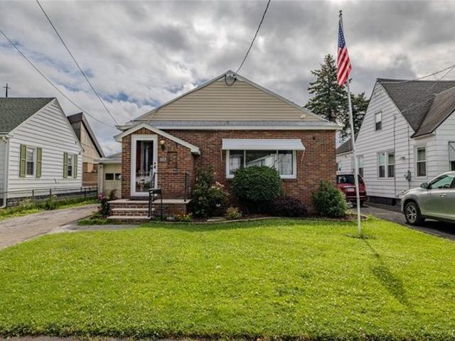 House for sale in Syracuse, New York