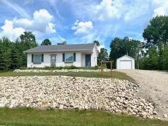 House for sale in Onanole, Manitoba