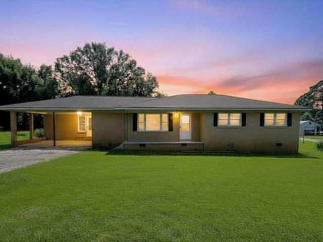 House for sale in Hodges, South Carolina