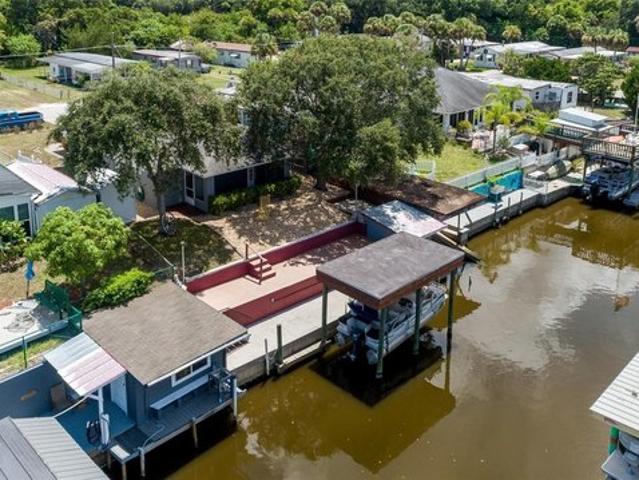 House for sale in Ariel, Edgewater