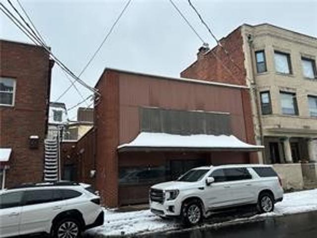House for sale in New Castle, Pennsylvania