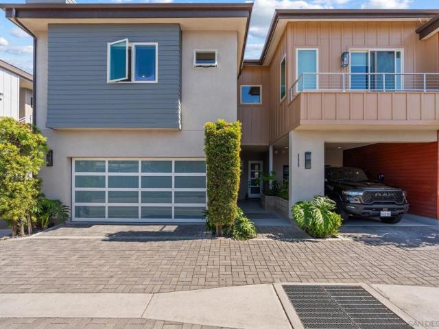 Townhouse for sale in Cardiff, California