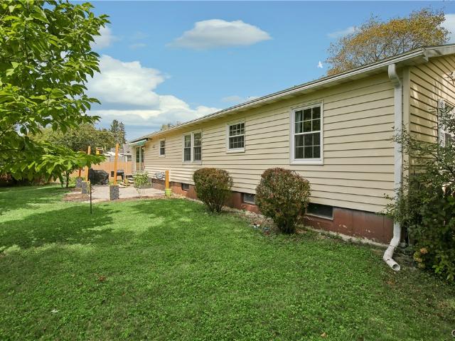 House for sale in Jamesville, New York