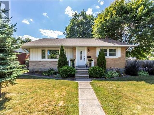 House for sale in Waterloo, Ontario