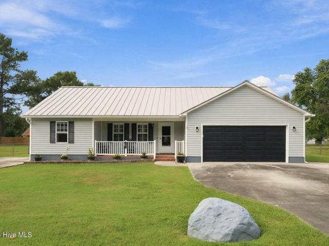 House for sale in Hubert, Onslow County