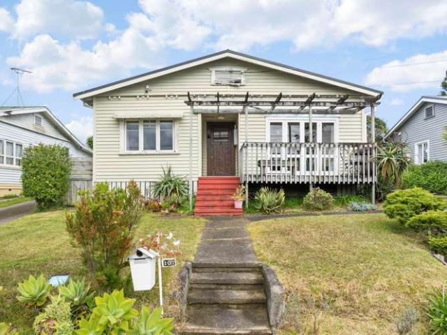 House for sale in Glen Eden, Waitākere Ranges