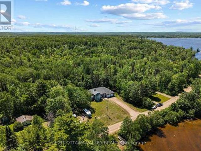 House for sale in Renfrew, Ontario