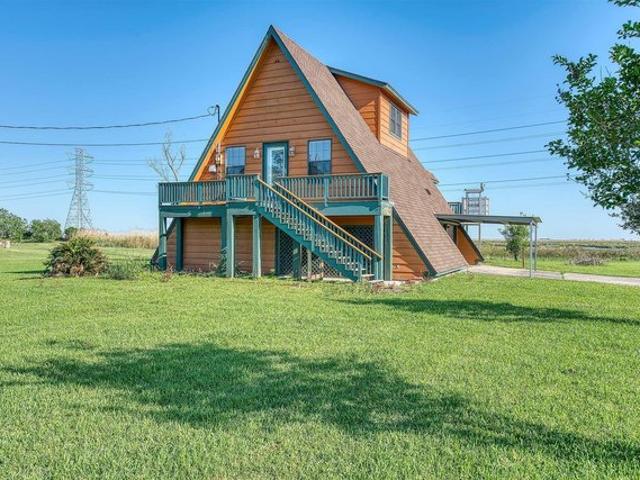 House for sale in Bridge City, Texas