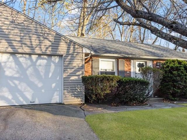 Condo for sale in Warwick, Rhode Island