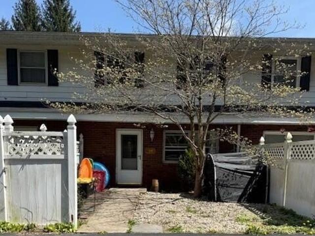 Townhouse for sale in Factoryville, Pennsylvania