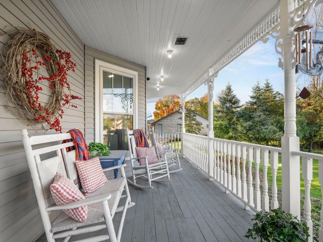 House for sale in Combined Locks, Outagamie County