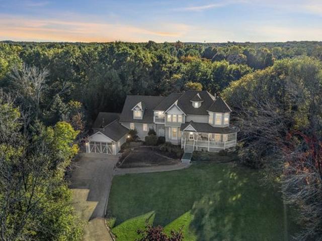 House for sale in Combined Locks, Outagamie County