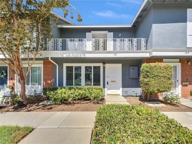 Townhouse for sale in Costa Mesa, Orange County