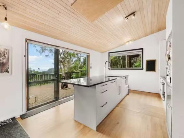 House for sale in Oratia