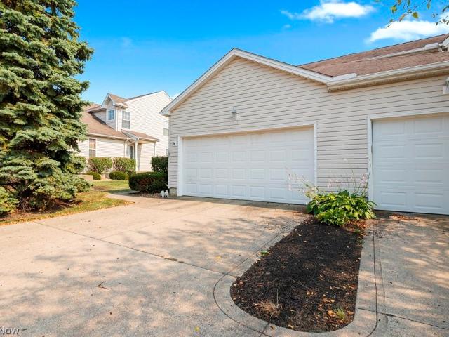 Townhouse for sale in Elyria, Ohio