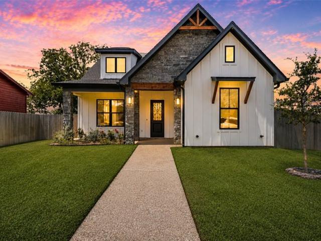 House for sale in Riesel, Texas