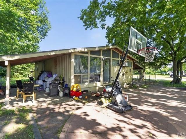 House for sale in Knob Noster, Missouri