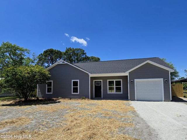 House for sale in Hubert, North Carolina