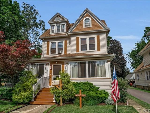 House for sale in Niagara, New York