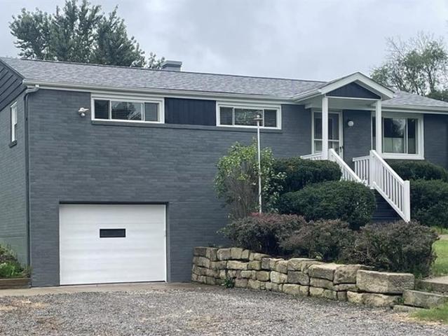 House for sale in Valencia, Butler County