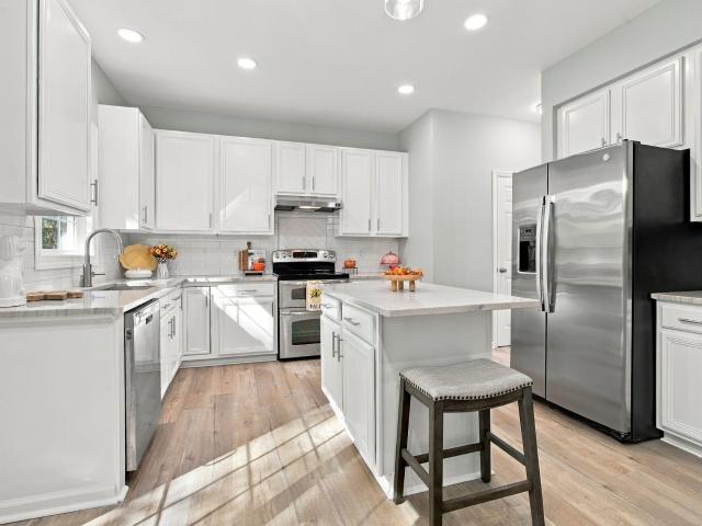 House for sale in Coventry Glen, Cary