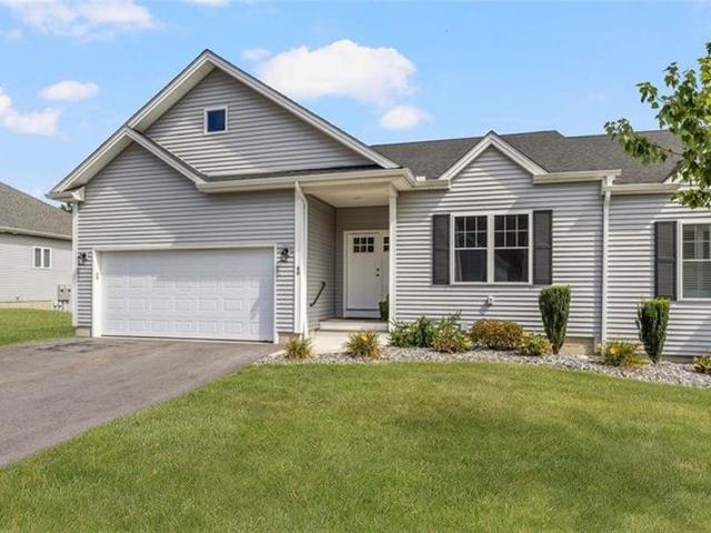 Condo for sale in Lincoln, Providence County