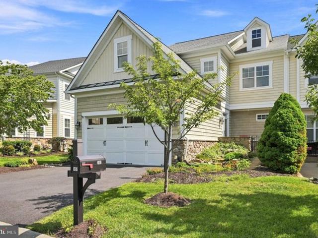 Townhouse for sale in Lake Frederick, Frederick County