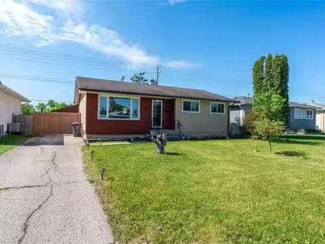 House for sale in East St. Paul, Manitoba