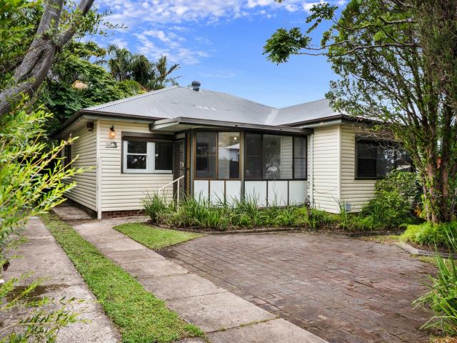 House for rent in Wollongong West, New South Wales