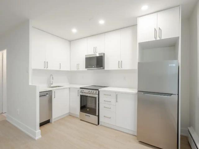 Apartment for rent in Toronto—St. Paul's, Toronto