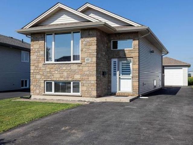 House for sale in Thunder Bay, Ontario